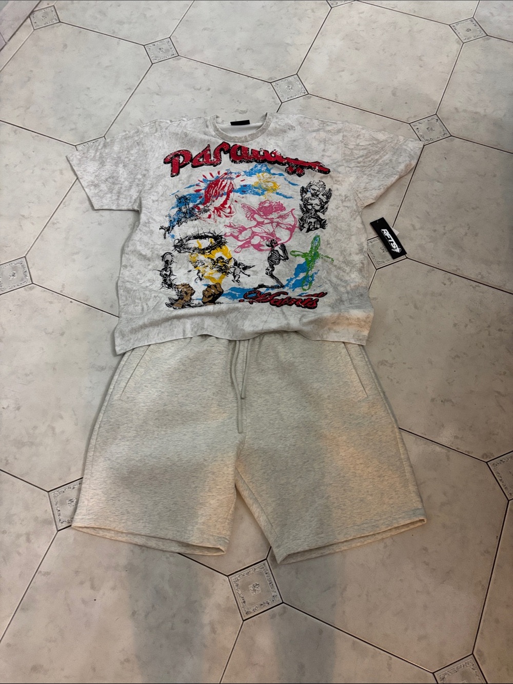Unbranded Men's Light Gray Pull-On Sweat Shorts and Graphic Shirt